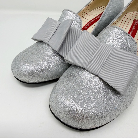 But Another Innocent Tale Silver Glitter Bow Shoes Size 8 Block Heel Pumps NEW - Picture 2 of 12